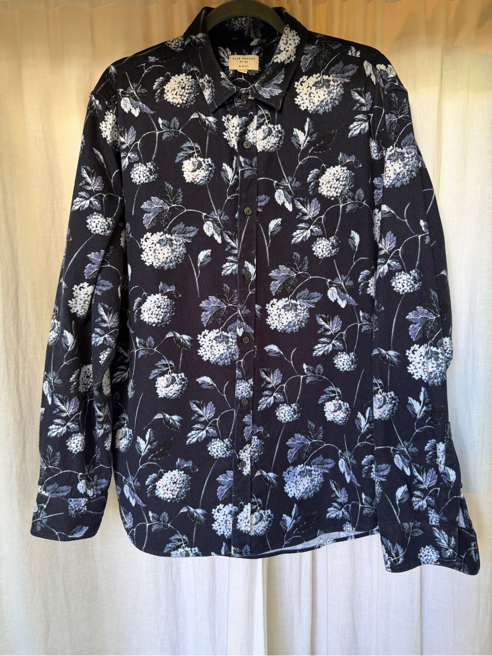 Club Monaco Slim Mini-Collar Wallpaper Floral Shirt in Navy